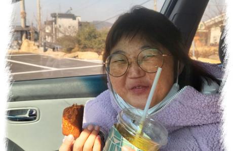 2월 10일 점심시간 야외 카페 이용, 산책 지원