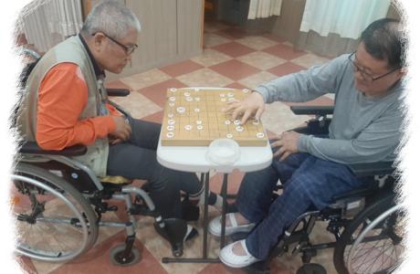 2022년 5월 남자생활동에는 장기대회로 아주 진지~~~합니다.