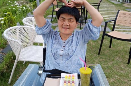 2022. 5. 24. 카페에서 봄을 만끽합니다.